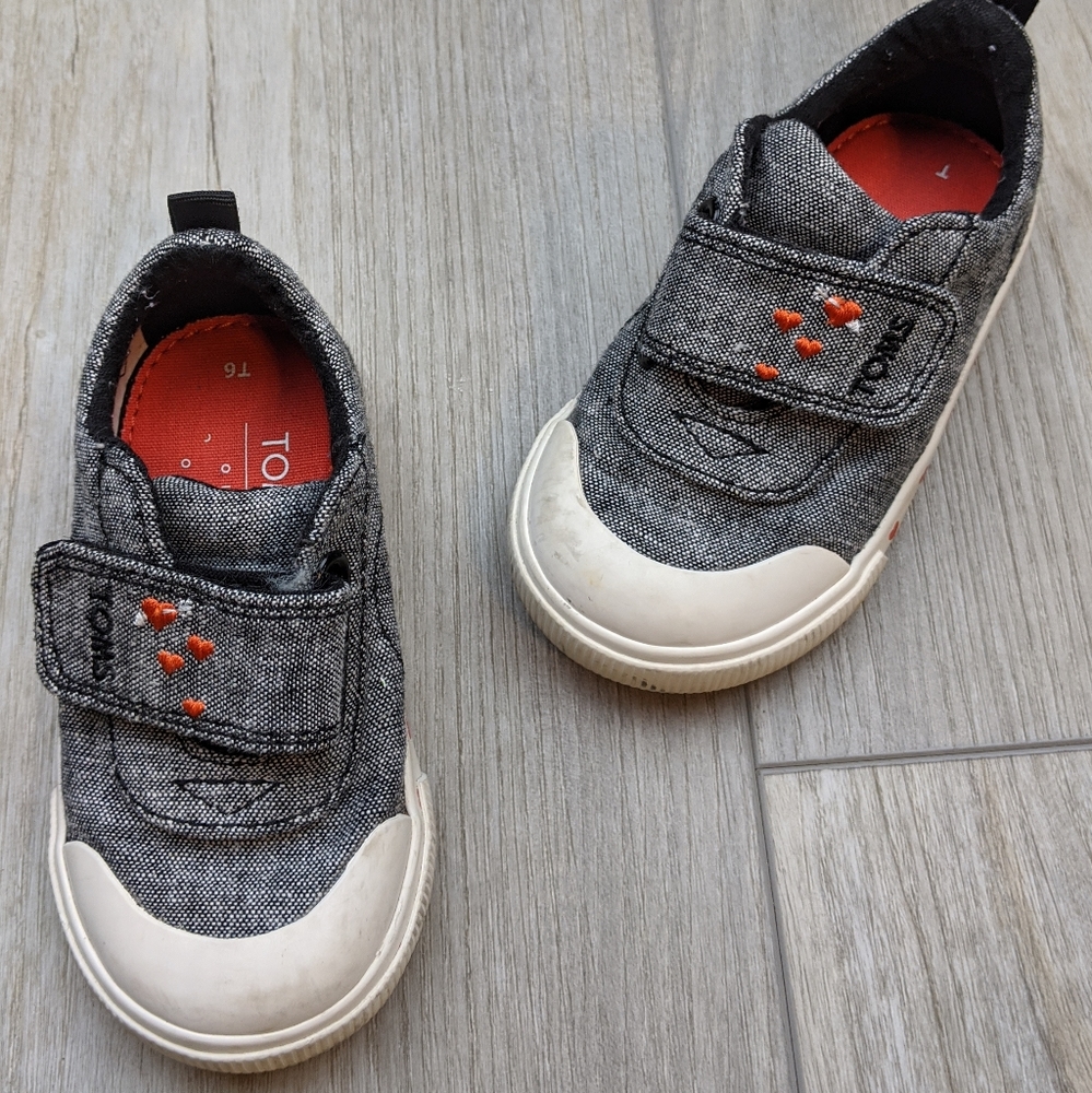 Toms sweet heart shoes toddler 6